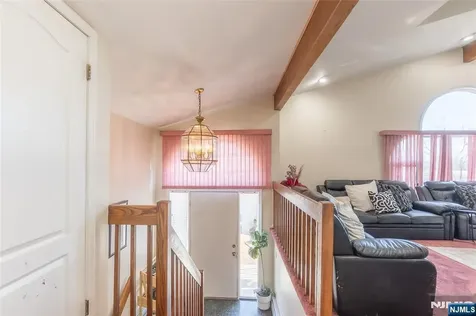 10 Livi Court Elmwood Park NJ 07407