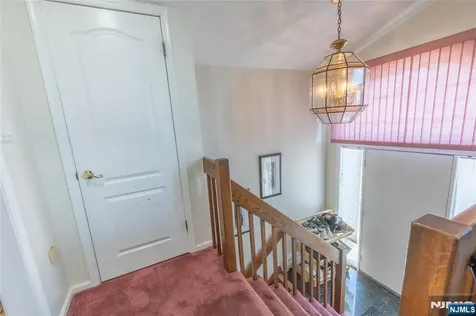 10 Livi Court Elmwood Park NJ 07407