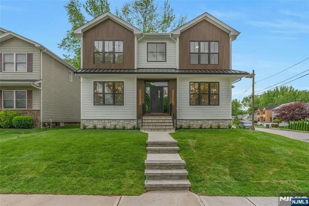 22 N Glenwood Drive Bergenfield NJ 07621