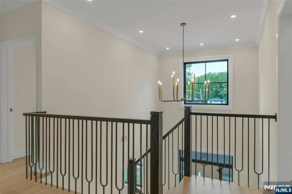 22 N Glenwood Drive Bergenfield NJ 07621