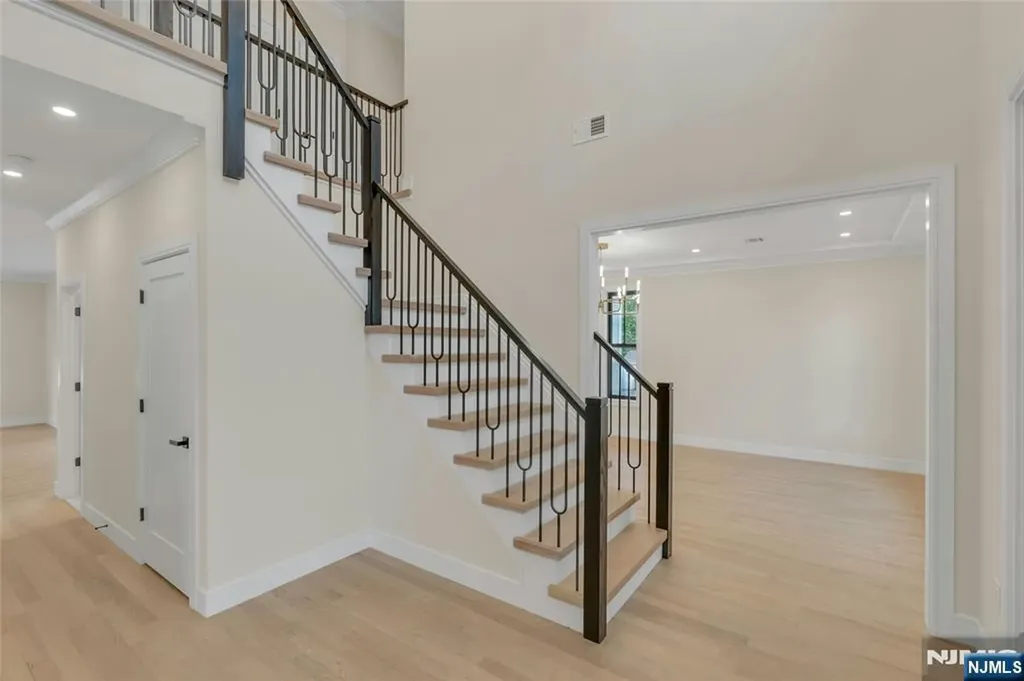 22 N Glenwood Drive Bergenfield NJ 07621