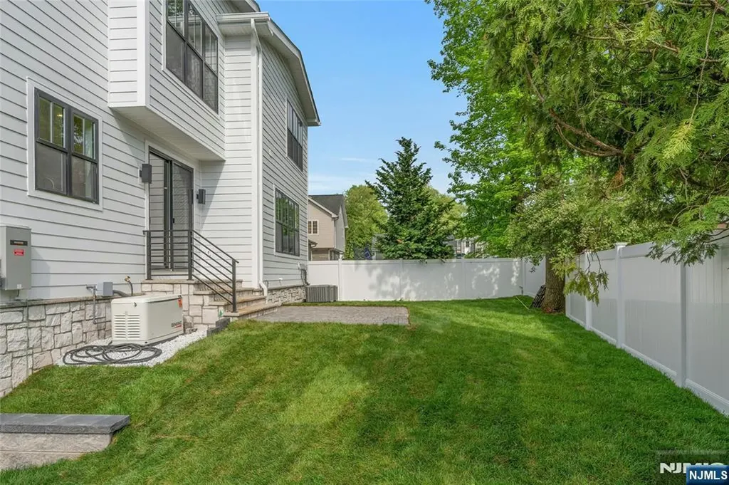 22 N Glenwood Drive Bergenfield NJ 07621