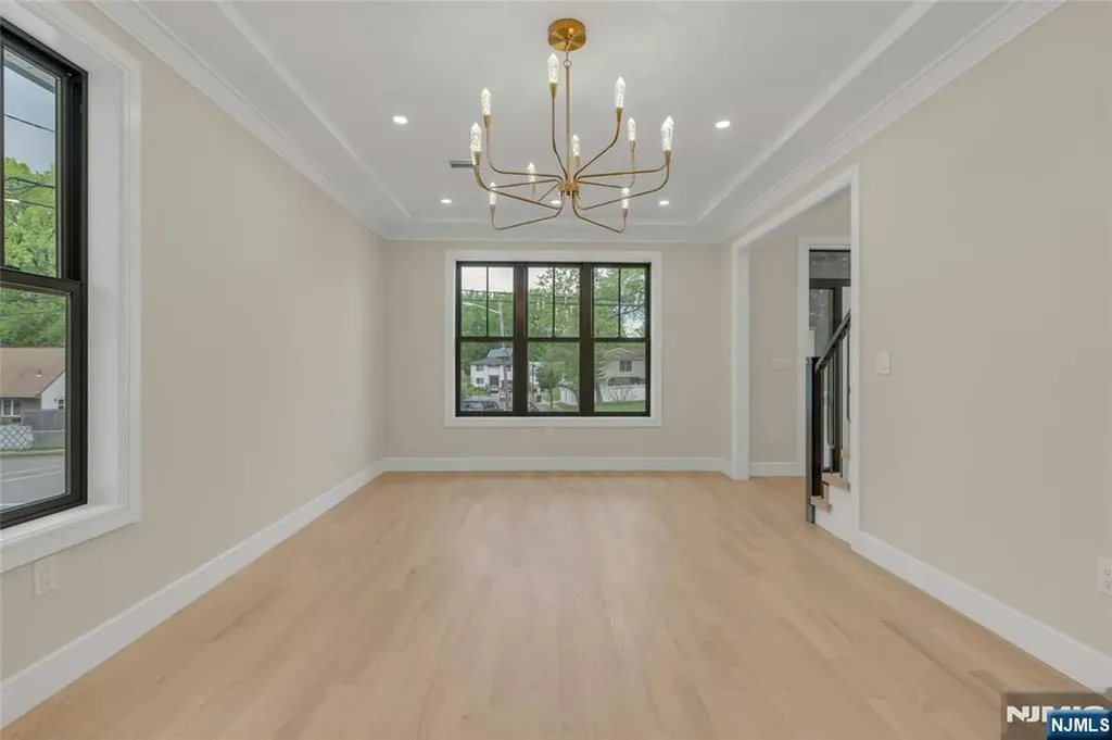 22 N Glenwood Drive Bergenfield NJ 07621