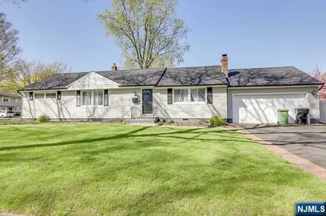 822 Arbor Road Paramus NJ 07652