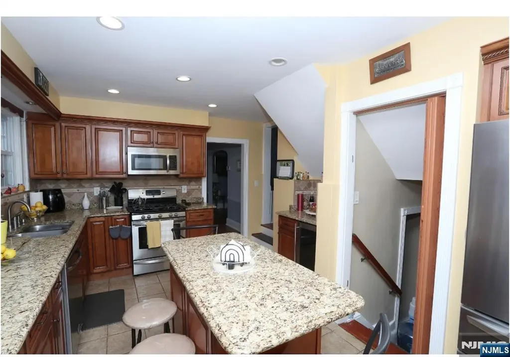 144 Wilbur Road Bergenfield NJ 07621