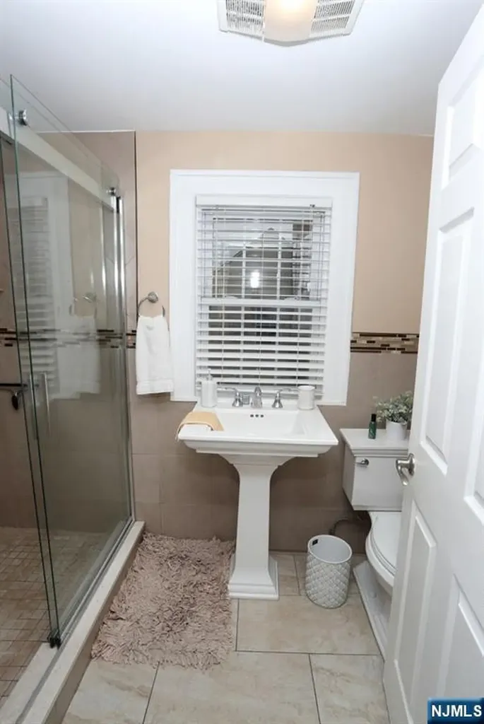 144 Wilbur Road Bergenfield NJ 07621