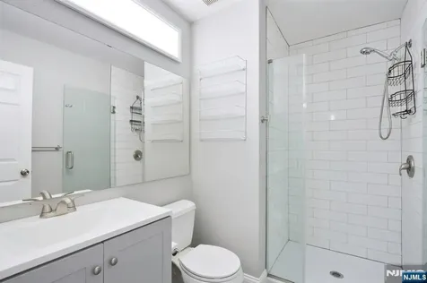 12 Rider Court Newark NJ 07103