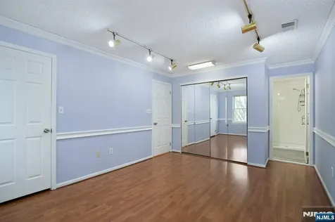 12 Rider Court Newark NJ 07103