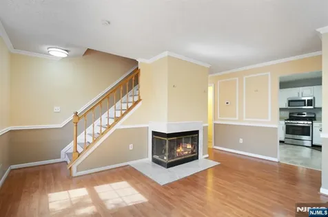 12 Rider Court Newark NJ 07103