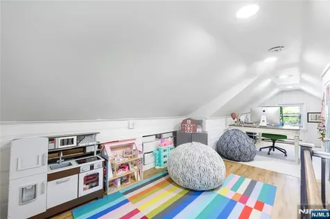 52 7th Avenue Westwood NJ 07675