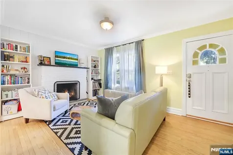 52 7th Avenue Westwood NJ 07675