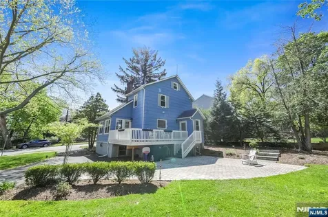 52 7th Avenue Westwood NJ 07675