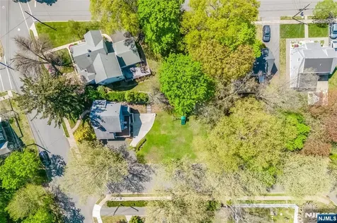 52 7th Avenue Westwood NJ 07675