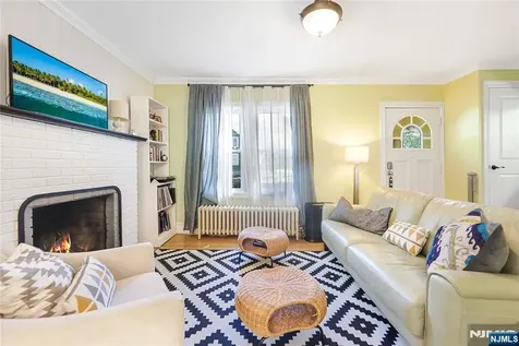 52 7th Avenue Westwood NJ 07675