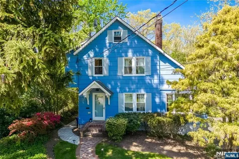 52 7th Avenue Westwood NJ 07675