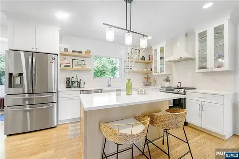 52 7th Avenue Westwood NJ 07675