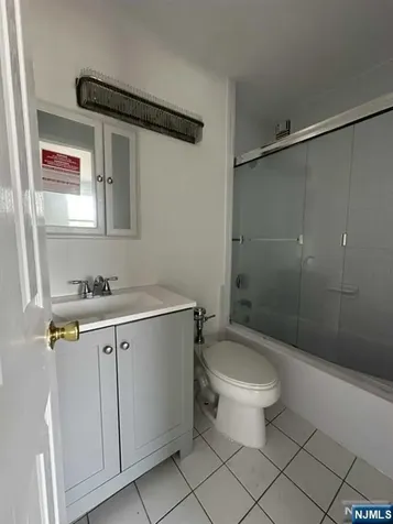 2077 Center Avenue Fort Lee NJ 07024