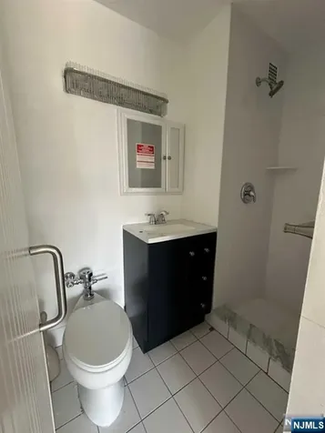 2077 Center Avenue Fort Lee NJ 07024