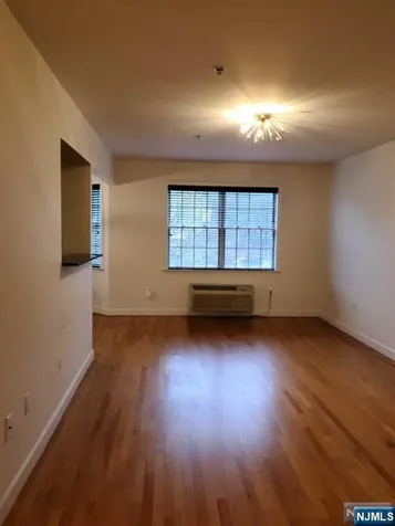 323 Willow Street Teaneck NJ 07666