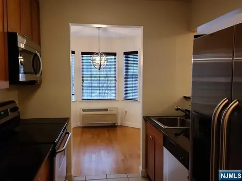 323 Willow Street Teaneck NJ 07666