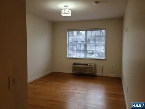 323 Willow Street Teaneck NJ 07666