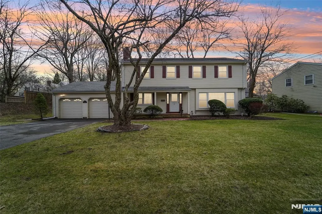 37 Vermont Drive Paramus NJ 07652