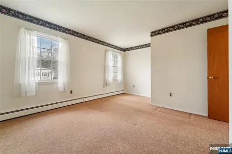 37 Vermont Drive Paramus NJ 07652