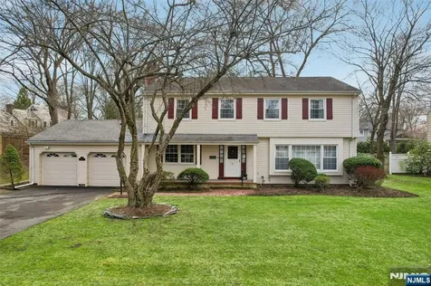 37 Vermont Drive Paramus NJ 07652