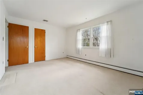 37 Vermont Drive Paramus NJ 07652