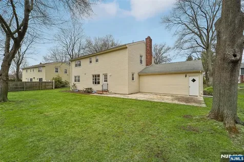 37 Vermont Drive Paramus NJ 07652