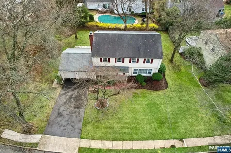 37 Vermont Drive Paramus NJ 07652
