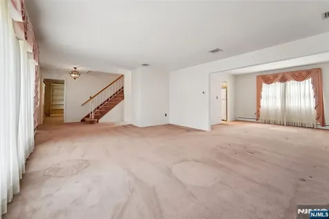 37 Vermont Drive Paramus NJ 07652