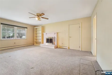 37 Vermont Drive Paramus NJ 07652