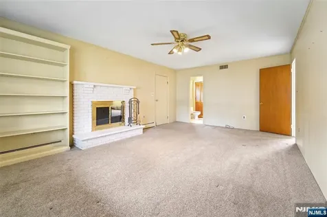 37 Vermont Drive Paramus NJ 07652
