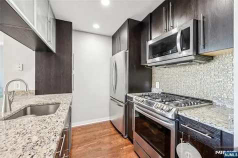 815 Hudson Park Edgewater NJ 07020