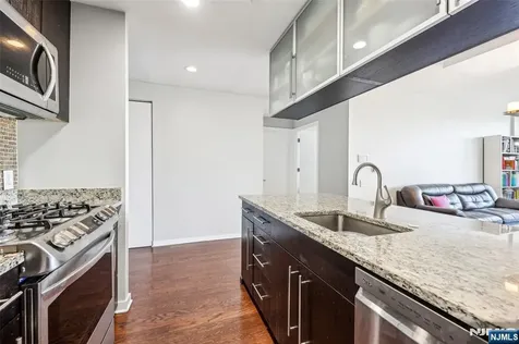815 Hudson Park Edgewater NJ 07020