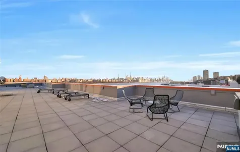 815 Hudson Park Edgewater NJ 07020