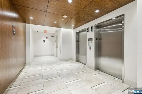 815 Hudson Park Edgewater NJ 07020