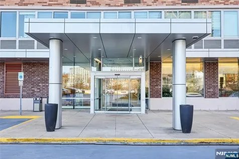 815 Hudson Park Edgewater NJ 07020