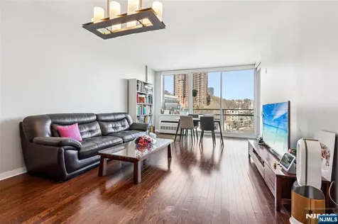 815 Hudson Park Edgewater NJ 07020