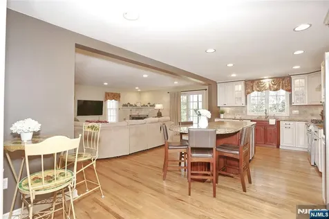 162 Coolidge Terrace Wyckoff NJ 07481