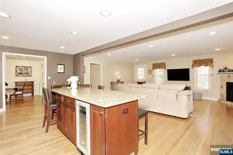 162 Coolidge Terrace Wyckoff NJ 07481