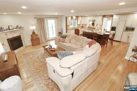 162 Coolidge Terrace Wyckoff NJ 07481