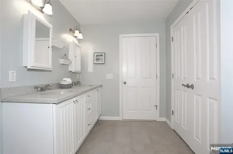 162 Coolidge Terrace Wyckoff NJ 07481