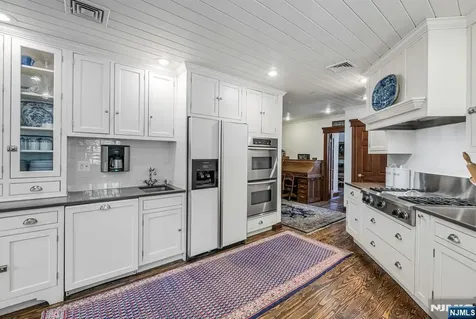35 Jane Street Closter NJ 07624