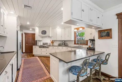 35 Jane Street Closter NJ 07624
