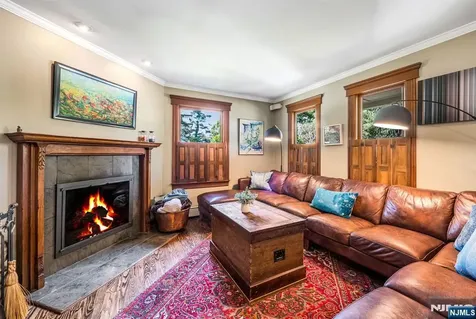 35 Jane Street Closter NJ 07624