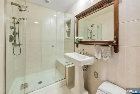 35 Jane Street Closter NJ 07624