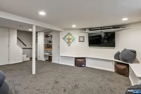 35 Jane Street Closter NJ 07624