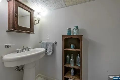 35 Jane Street Closter NJ 07624
